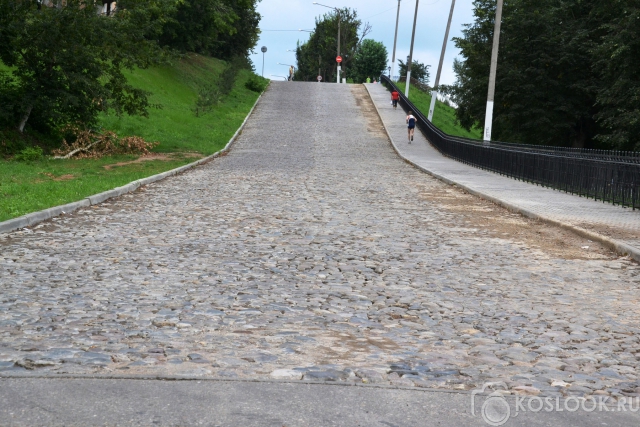 Булыжная мостовая в Костроме