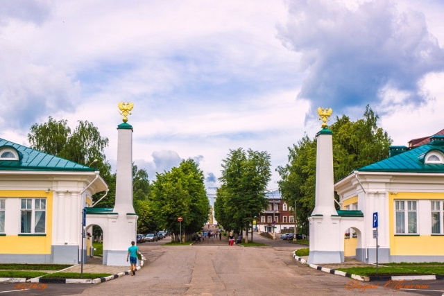 Ворота в Кострому