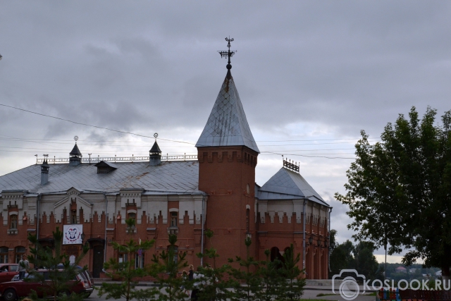 Летний взгляд на Кукольный театр