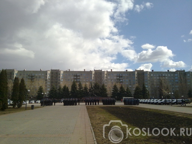 Смотр на площади Мира