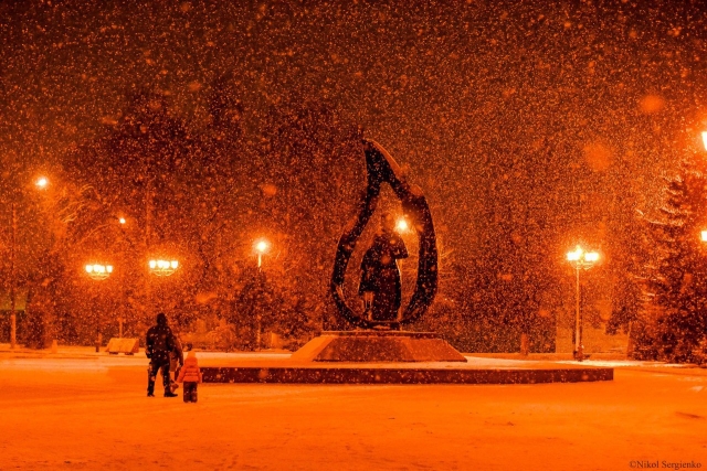 А снег идёт, а снег идёт...